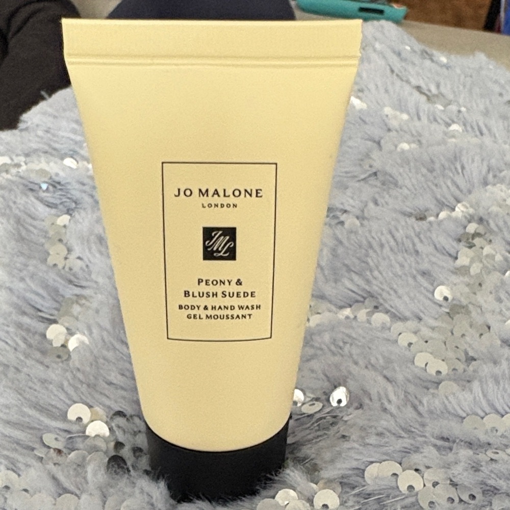 Travel size 
Jo Malone Cream and Black Body & Hand Wash 30 ml